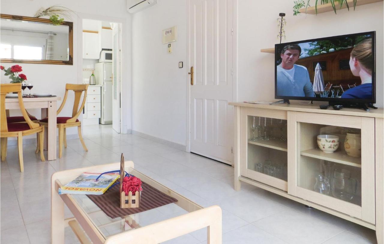 Amazing Apartment In Torrevieja With Kitchen Exterior foto