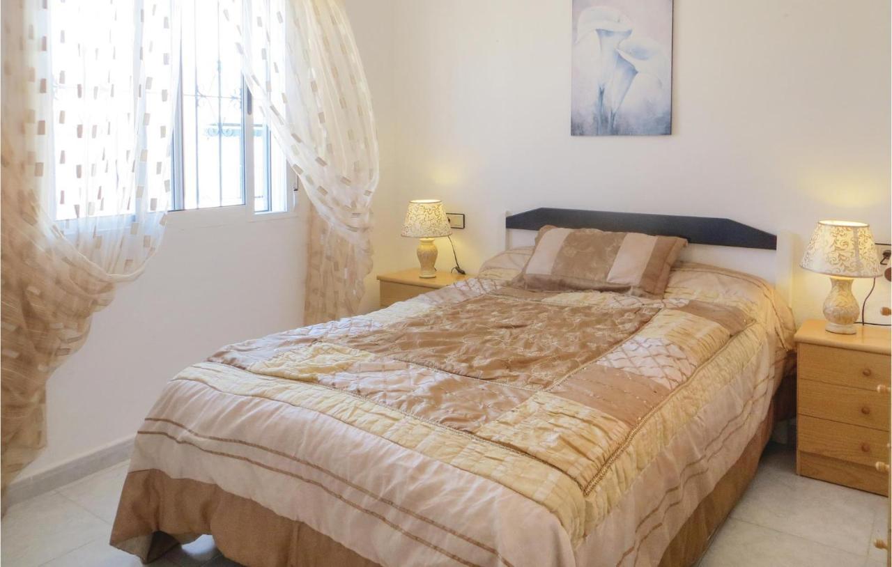Amazing Apartment In Torrevieja With Kitchen Exterior foto